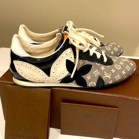 Vintage Louis Vuitton Blossom Monogram Sneakers - Picture 4 of 12